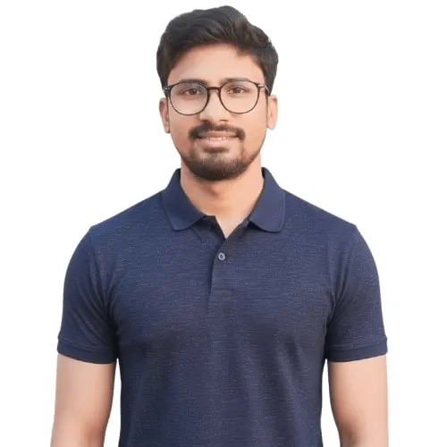Yogesh Mishra, Founder of Digital Vahan, a digital marketing agency in Kaushambi